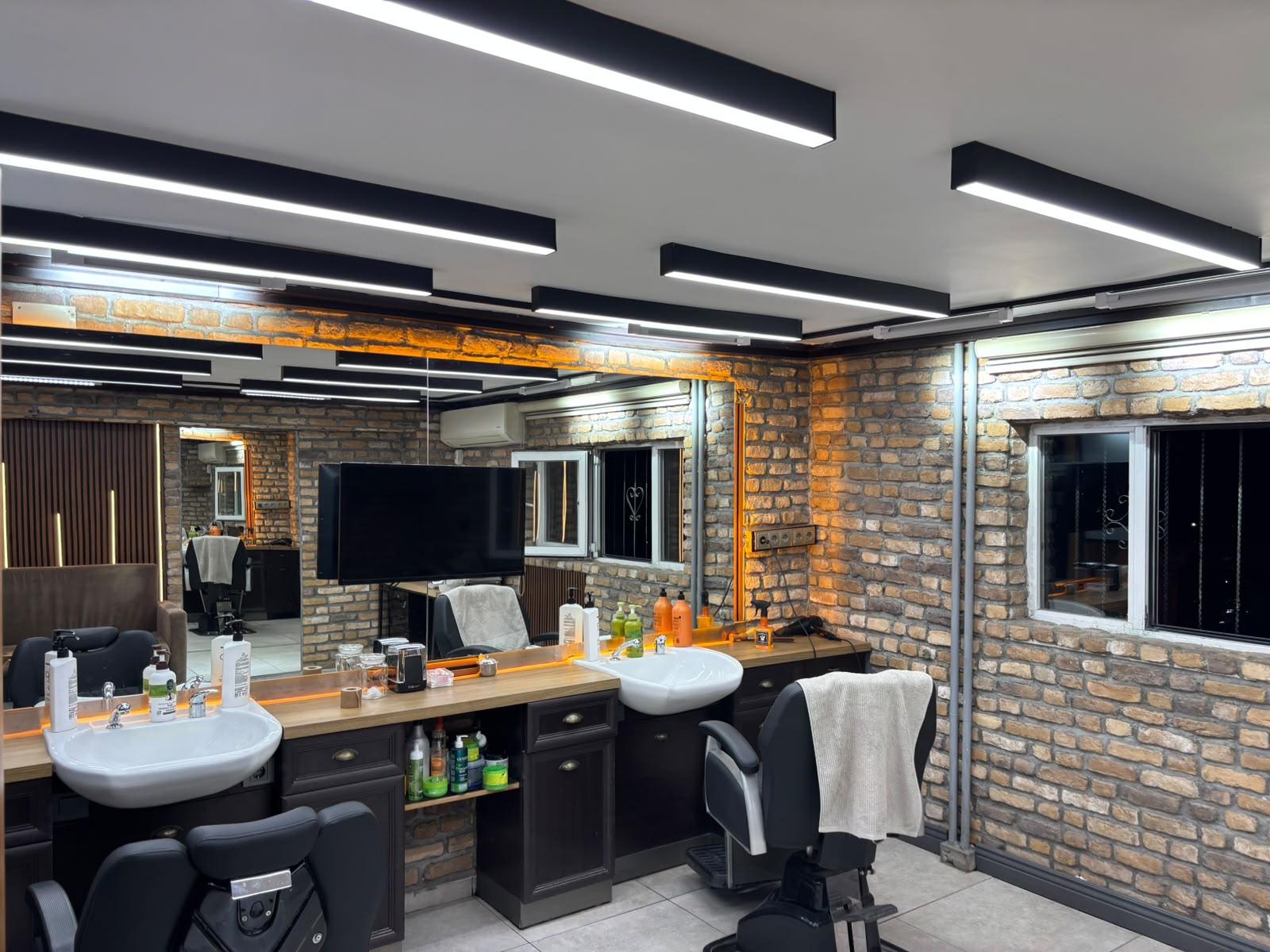 VIP salon — geniş istasyon düzeni